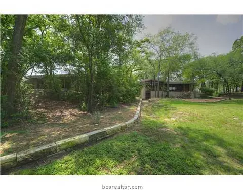 2111 Wayside Dr, Bryan, TX 77802 photo 12