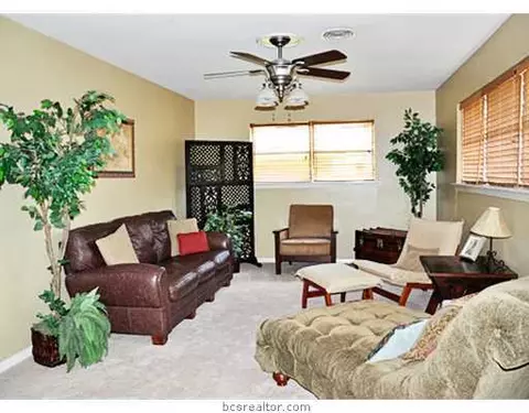 2309 Morningside Dr, Bryan, TX 77802 photo 3