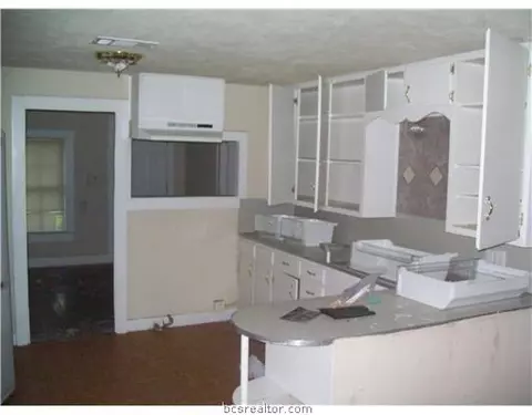 203 Edge, Bryan, TX 77802 photo 2