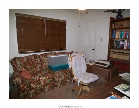 2405 Windsor Dr, Bryan, TX 77802 photo 6