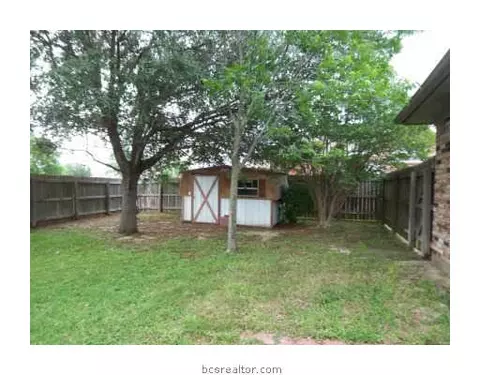 2405 Windsor Dr, Bryan, TX 77802 photo 9