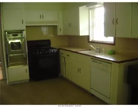3409 Sandra, Bryan, TX 77802 photo 3