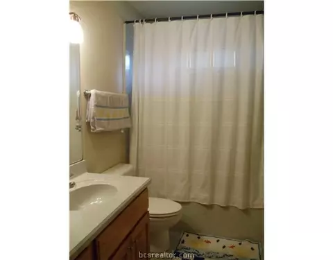 5210 Draycott, Bryan, TX 77802 photo 9