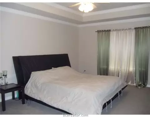 5210 Draycott, Bryan, TX 77802 photo 6