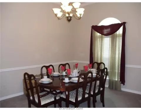 5210 Draycott, Bryan, TX 77802 photo 4