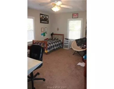 718 Edgewood, Bryan, TX 77802 photo 7