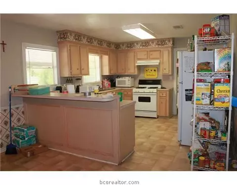 718 Edgewood, Bryan, TX 77802 photo 5