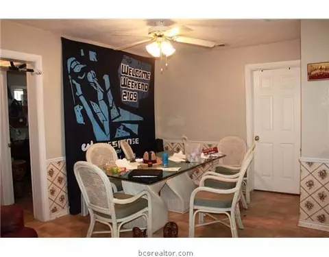 718 Edgewood, Bryan, TX 77802 photo 6