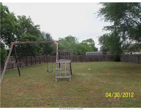 4425 Meadowbrook Dr, Bryan, TX 77802 photo 6