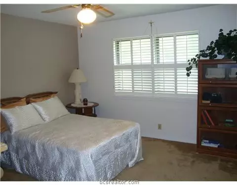 3904 Kelli, Bryan, TX 77802 photo 10