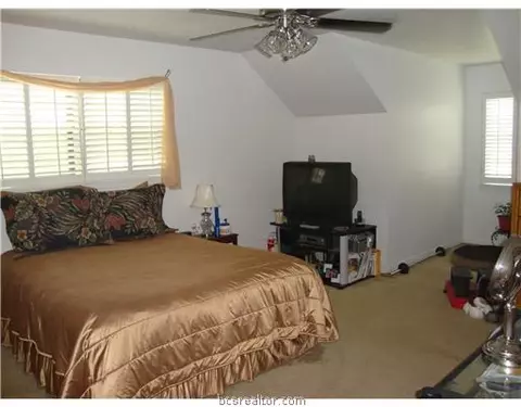 3904 Kelli, Bryan, TX 77802 photo 9