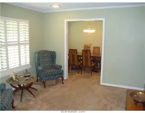 3904 Kelli, Bryan, TX 77802 photo 2