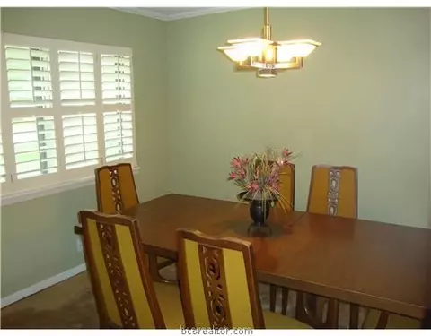 3904 Kelli, Bryan, TX 77802 photo 4