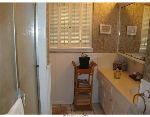 3904 Kelli, Bryan, TX 77802 photo 11