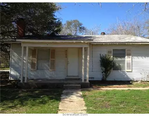 2100 Emerald Dr, Bryan, TX 77803 photo 1