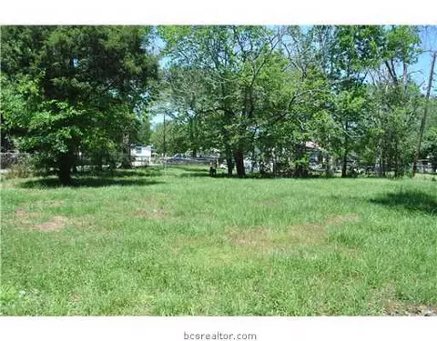 2100 Emerald Dr, Bryan, TX 77803 photo 7