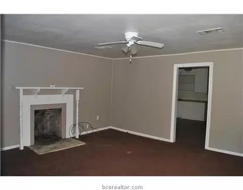 2100 Emerald Dr, Bryan, TX 77803 photo 6