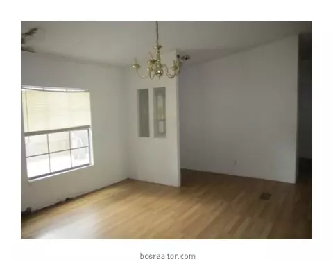 209 Hilton Rd, Bryan, TX 77803 photo 3