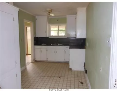 1313 E 27th St, Bryan, TX 77802 photo 5