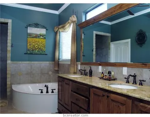 8350 Joyce Rd, Bryan, TX 77808 photo 9