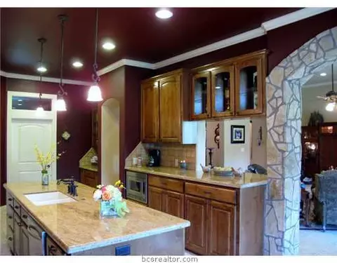 8350 Joyce Rd, Bryan, TX 77808 photo 2