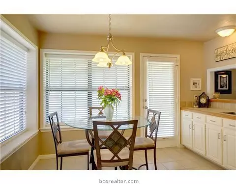 2522 Arbor Dr, Bryan, TX 77802 photo 4