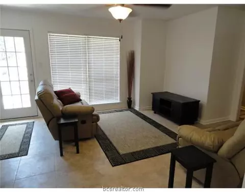 2009 Vinewood, Bryan, TX 77802 photo 4