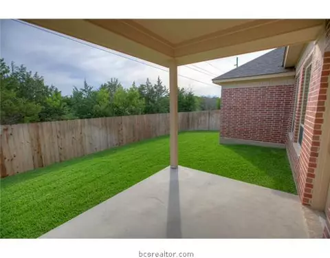 3323 Broadmoor Dr, Bryan, TX 77802 photo 3