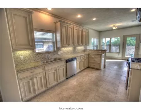 3323 Broadmoor Dr, Bryan, TX 77802 photo 11