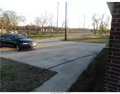2880 Sandy Point Rd, Bryan, TX 77807 photo 3