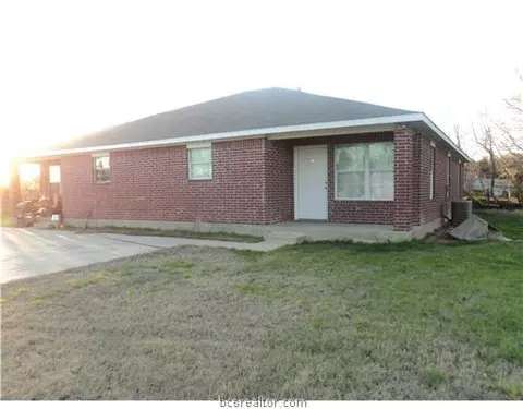 2880 Sandy Point Rd, Bryan, TX 77807 photo 2