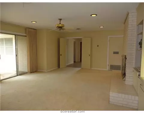 2601 Melba Cir, Bryan, TX 77802 photo 4