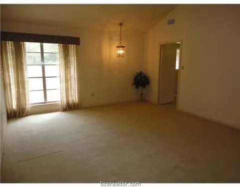 2601 Melba Cir, Bryan, TX 77802 photo 2
