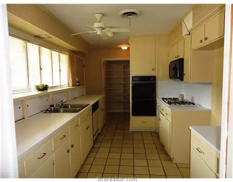 2601 Melba Cir, Bryan, TX 77802 photo 5