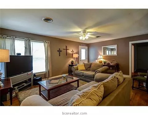703 North Ave, Bryan, TX 77802 photo 2