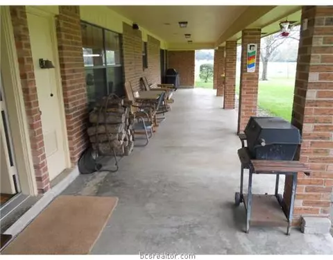 4374 Cliff Rd, Bryan, TX 77808 photo 5
