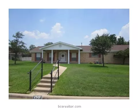 2501 Willow Bend Dr, Bryan, TX 77802 photo 1