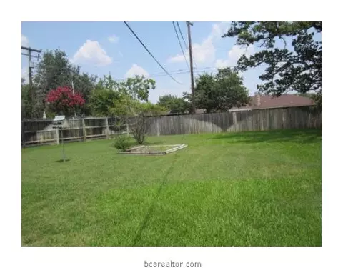 2501 Willow Bend Dr, Bryan, TX 77802 photo 9