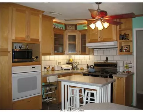 309 May St, Bryan, TX 77802 photo 3
