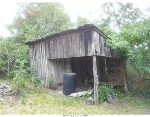 405 E Logan, Calvert, TX 77837 photo 6
