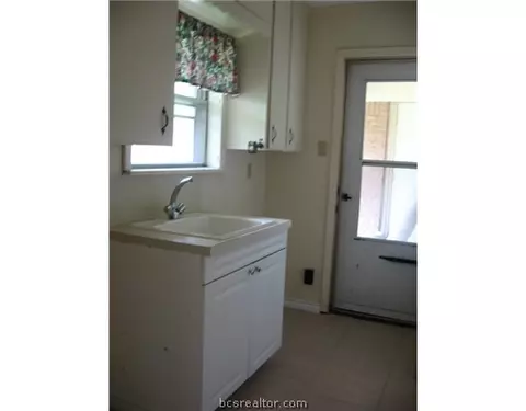 1615 Oakview St, Bryan, TX 77802 photo 6