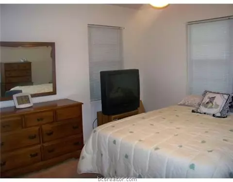 208 Tee, Bryan, TX 77801 photo 8