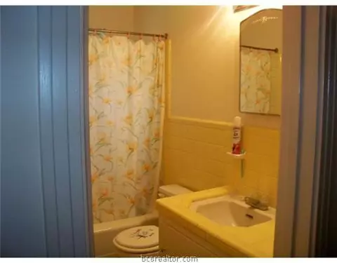 208 Tee, Bryan, TX 77801 photo 7