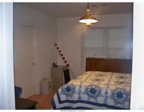 208 Tee, Bryan, TX 77801 photo 9