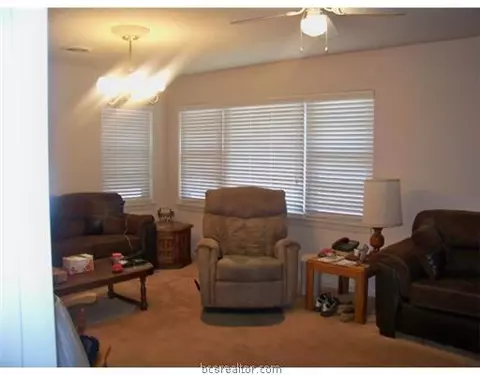 208 Tee, Bryan, TX 77801 photo 2