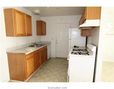300-302 Mesa, Bryan, TX 77802 photo 5