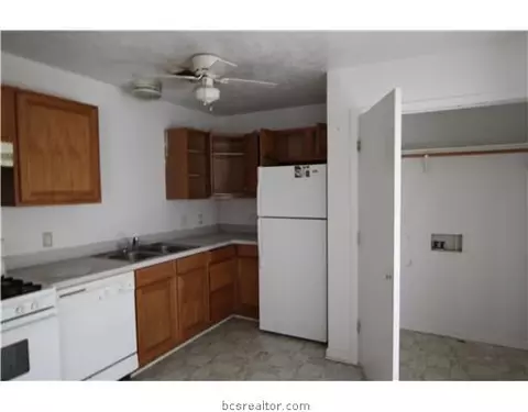 300-302 Mesa, Bryan, TX 77802 photo 2