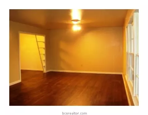 3402 Cavitt Ave, Bryan, TX 77801 photo 2