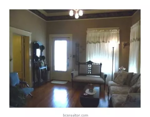 506 E 30th St, Bryan, TX 77803 photo 2