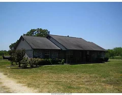 5970 Chick Ln, Bryan, TX 77807 photo 2